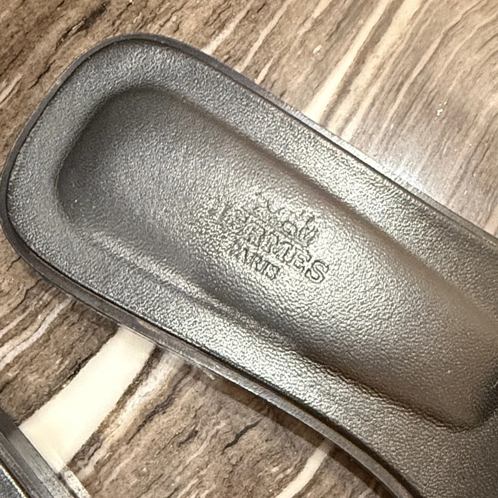 🖤 Hermes Studded Black Leather Orans 🖤 - Picture 11 of 17